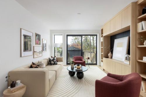 245 Withrow Ave-10