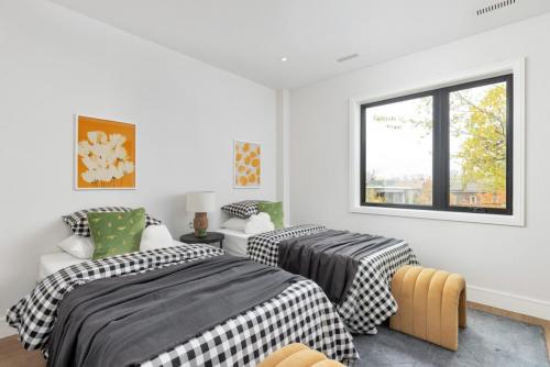 245 Withrow Ave-37