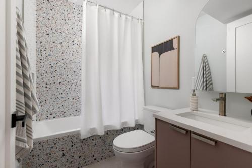 245 Withrow Ave-49
