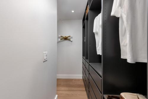 245 Withrow Ave-63