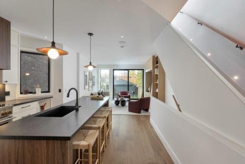 245 Withrow Ave-9
